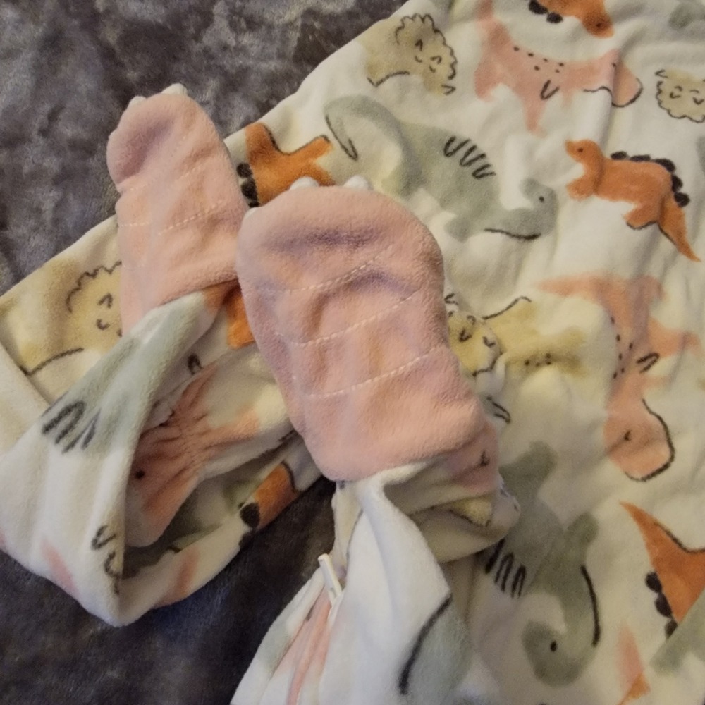 Carter's Fleece 3D Dinosaur Footed Pajamas Kids 24M White Excellent Zip Up 821